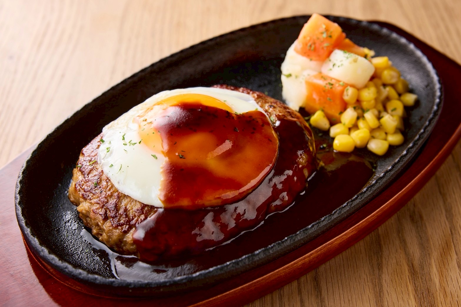 鉄板ハンバーグ