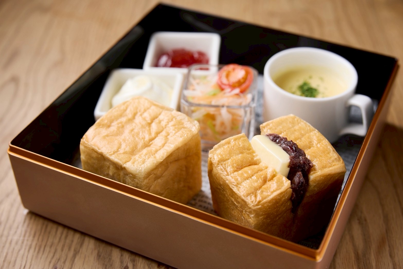 おめありかふぇ特製『キューブパン』