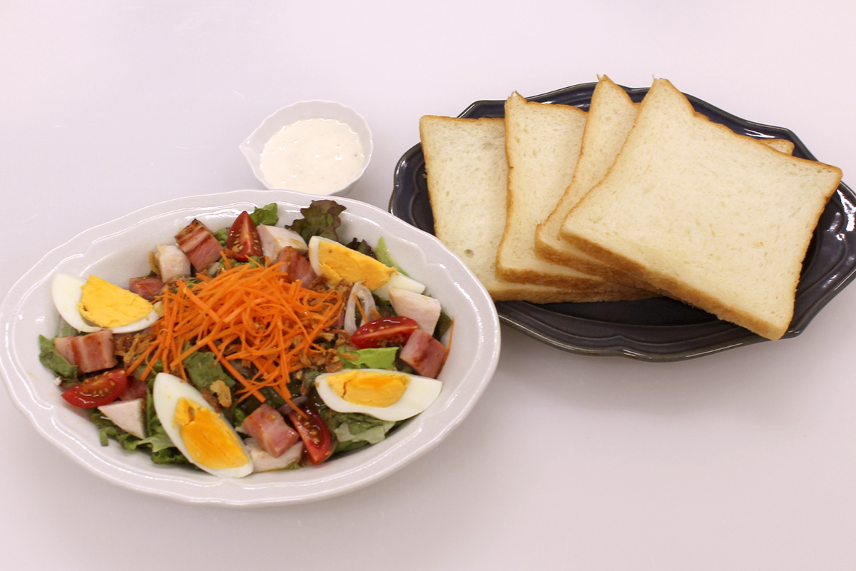 こだわりのごちそうサラダランチ